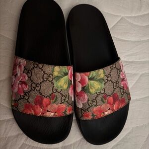 Gucci Women's Floral Slide Sandals - Black and Multicolor
